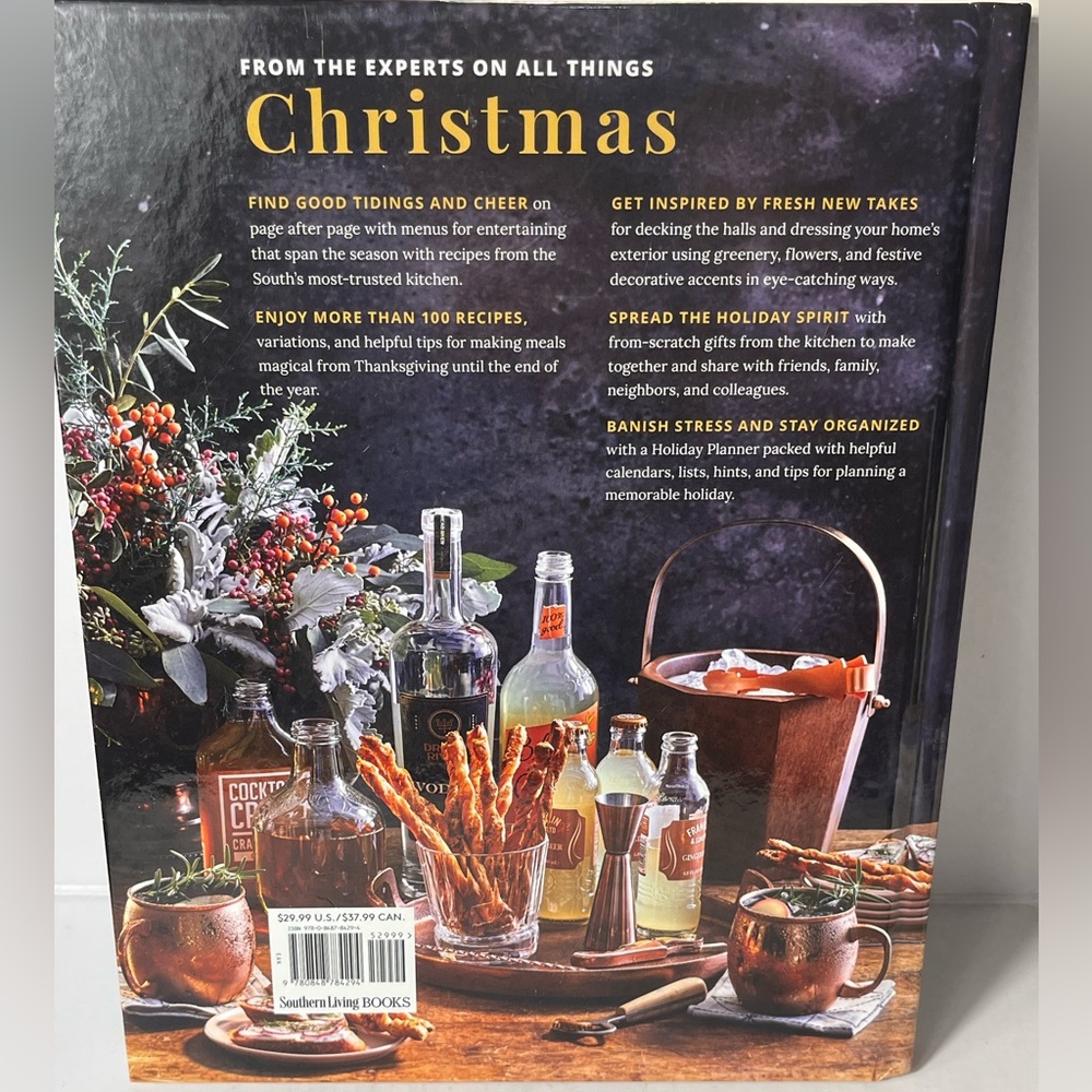 2021 Christmas with Southern Living by Editors of Southern Living - Picture 6 of 6